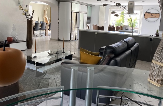 high standing villa of 200m2 with private pool and private gym