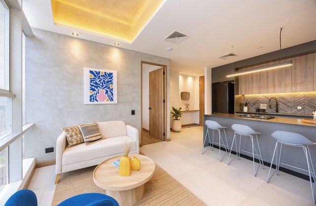 Highend 1BR unit with Jacuzzi and A/C in El Poblado