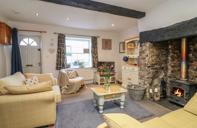 Higher Primrose Cottage, WINKLEIGH