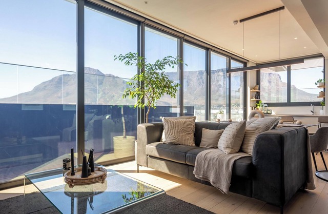 Highest Penthouse in City - Pool and Panoramic Views