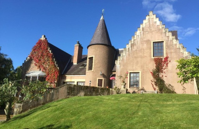 Highland Bear Lodge & Luxury Bear Huts