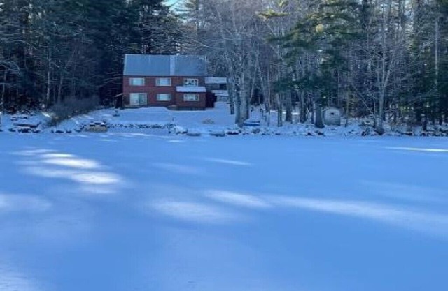 Highland Dream: All Season Beauty! 5BR/2BA, Lakefront, Stay and Play. 4 Season