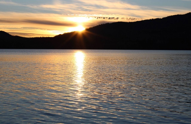 Highly recommended lake side cabin