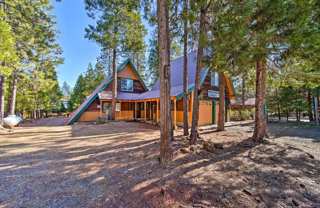 Hike and Fish, Less Than 1 Mi to Trinity Lake Rustic Cabin!
