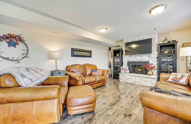 Hike & Explore: Retreat w/Scenic Views in Selah!