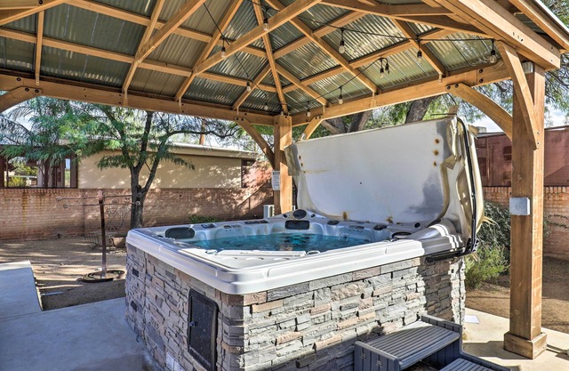 Hike, Shop & Unwind: Tucson Home w/Shared Hot Tub