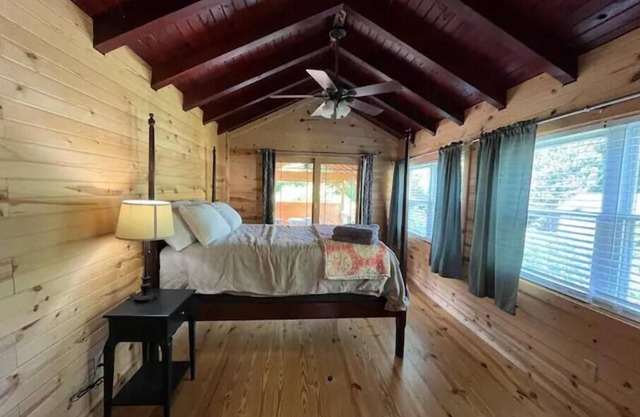 Hiker’s Ridge - Cabin in the Heart of Downtown