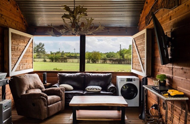Hill Country Getaway - Cozy Stonewall Retreat Near Wineries & Fredericksburg