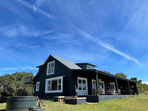 Hillandale House- a modern farmhouse near Plett