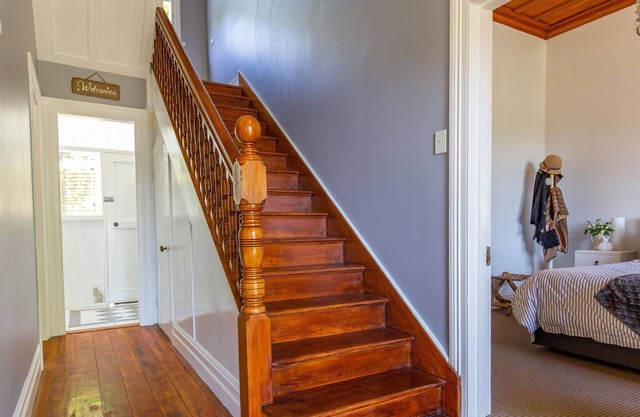 HillCrest Haven in Leafy Green Surroundings