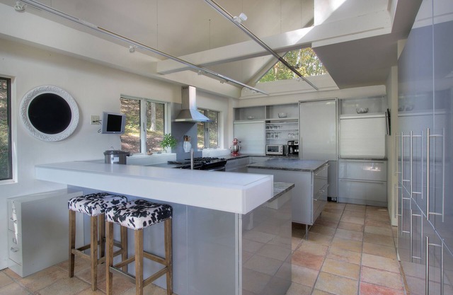 Hillsdale home with Stunning Views. Dog friendly!