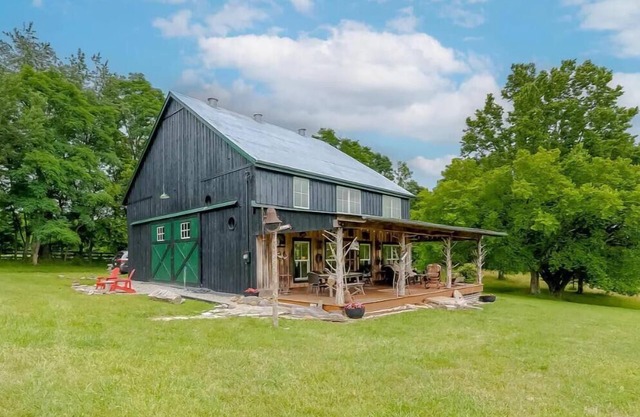 Hillside Farm & Creek - A Bourbon Trail Retreat