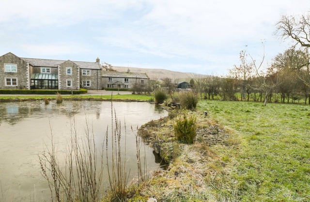 HILLSIDE FARM, luxury holiday cottage in Kirkby Stephen