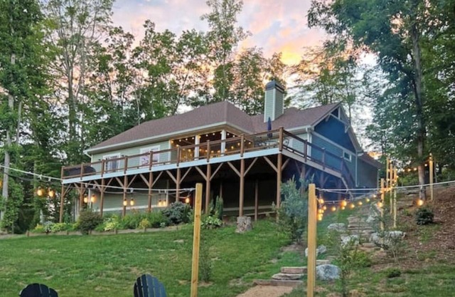 Hillside Haven | 3Bedroom Retreat Sleeps 8