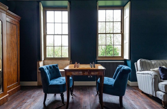 Hillside House - beautiful 16th century house with Wifi, Parking, games room, Netlix
