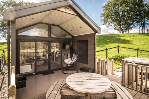 Hillside Lodge