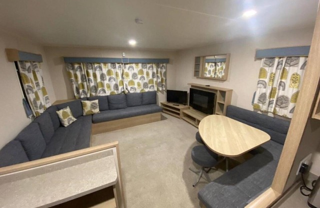 Hillside Sleeps 6