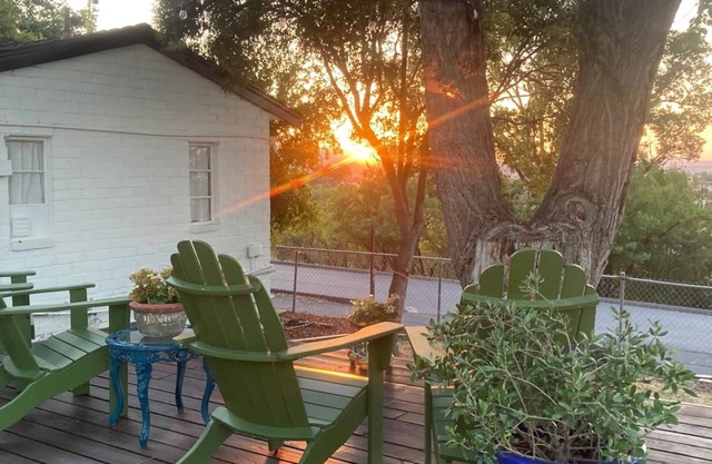 Hilltop Cottage 1 Bed/1 Bath near Downtown Paso