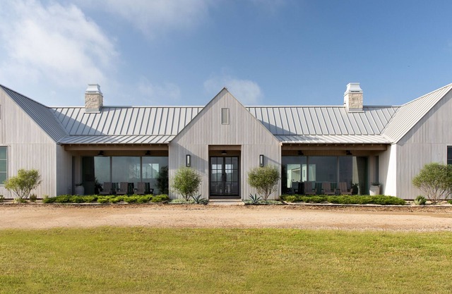 Hilltop House - Central to Round Top, Brenham, Bellville, and Chappell Hill.