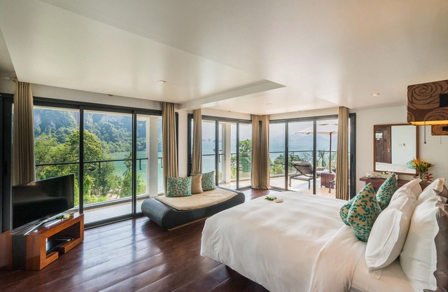 Hilltop Pool Villa -2 bedrooms with infinity pool - Adults Only