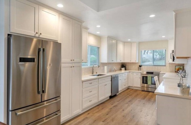 Hilltop Retreat, TWO VILLAS, Private Hiking Trails