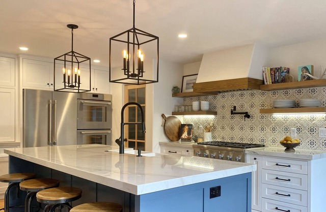 Hilltop Spacious Family Home with Panoramic Views