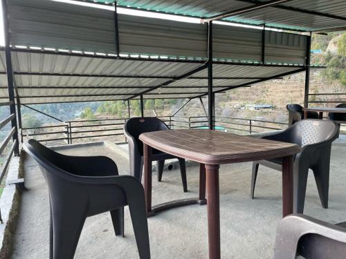 Hilltop Vista homestay