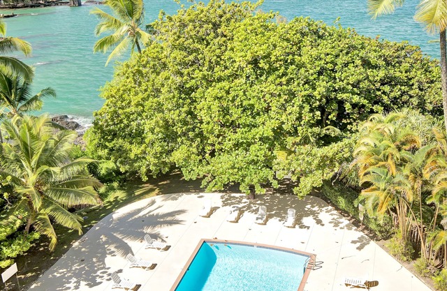 Hilo Hawaiian Hotel, Trademark Collection by Wyndham