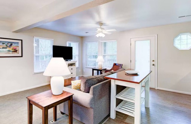 Hilton Vacation Club Beachwoods Kitty Hawk - 1 BR 1king/1queen Suite - Balcony