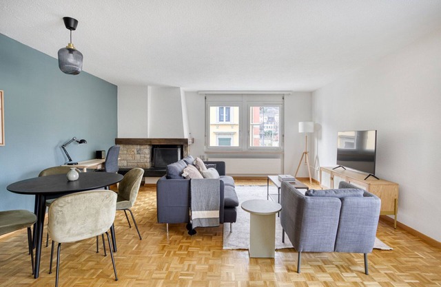 Hip Wollishofen 3.5 Room w/Storage 1min to Central Market, by Blueground
