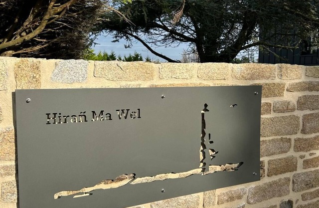Hiran Ma Wel Architect-designed house with sea view