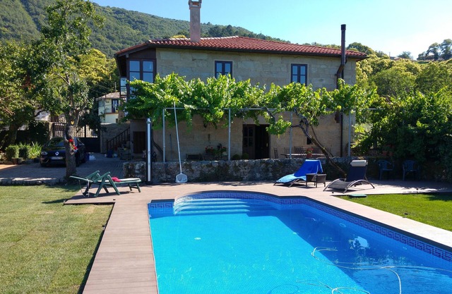 Historic holiday home with pool ideal for families in the Ribeira Sacra