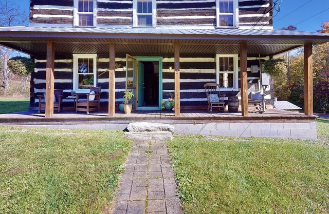 Historic 1855 Covey House Near NEW RIVER GORGE , and Lake Stephens