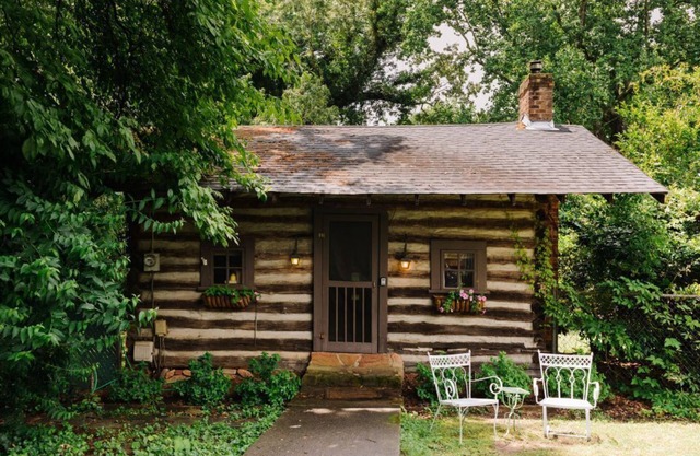 Historic 19th Century Cabin in Greenville