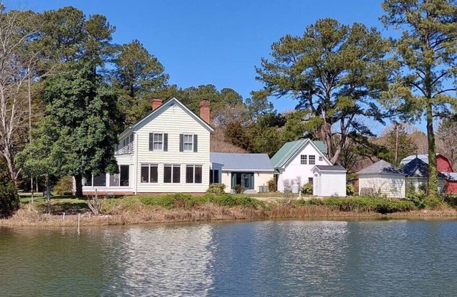 Historic 4 bedroom private waterfront home