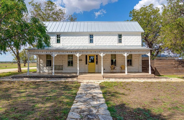 Historic and Luxury Farmhouse on 290 Wine Corridor