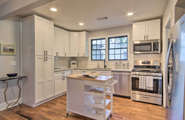 Historic Augusta Cottage w/Mid Century Vibe!