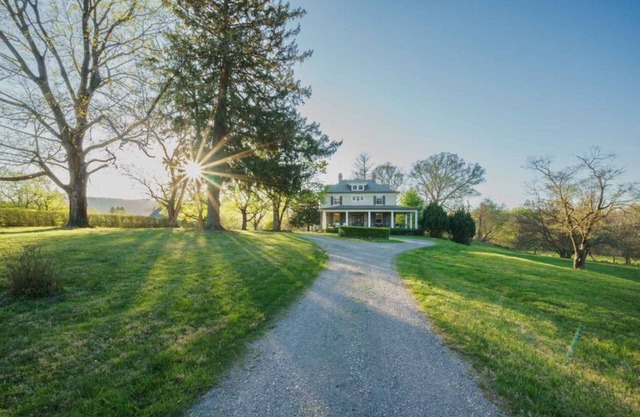 Historic Bluemont Belle Estate