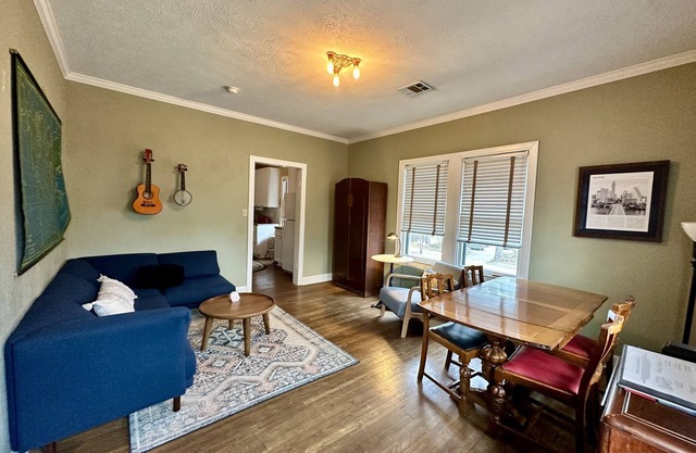 Historic Bungalow in Central Austin- minutes from UT and downtown