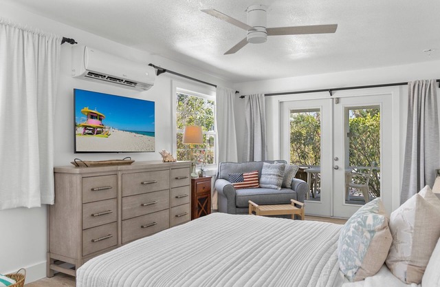 Historic Captiva PO Cottage Garden Suite Steps to Beach Casual Lux Décor - Jensen's "On the Gulf" 7