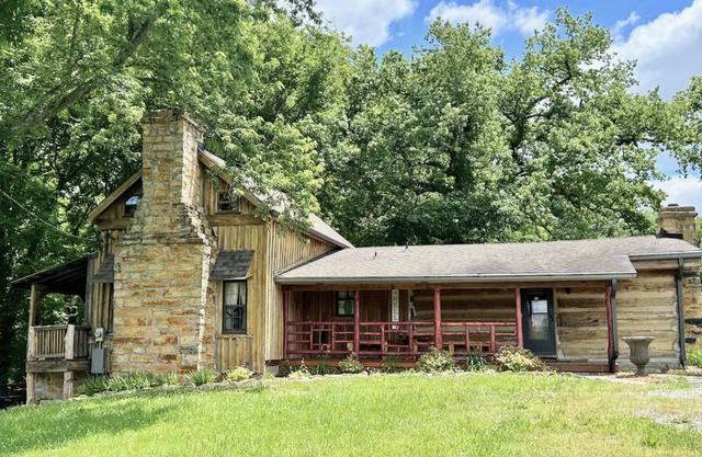 Historic Creekside Cabin at Arrington Reserve