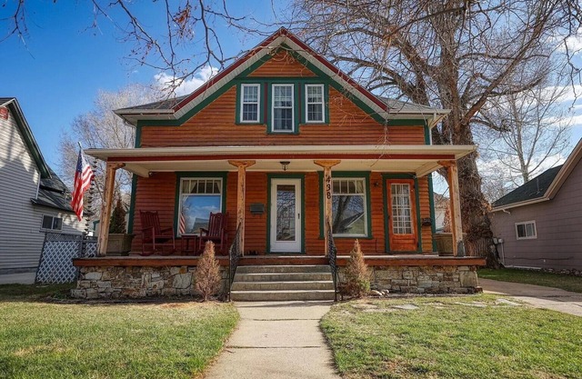Historic downtown, 2-units