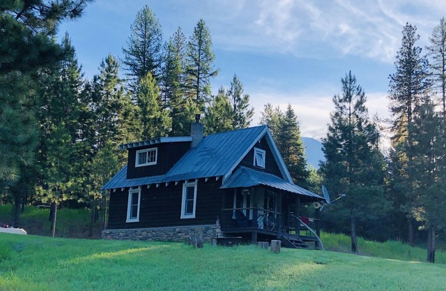 Historic Family Style Homestead Cabin