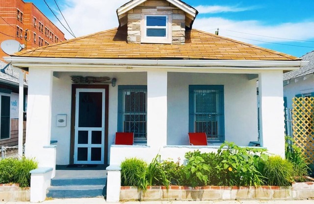 Historic Far Rockaway Beach Bungalow Next To Boardwalk