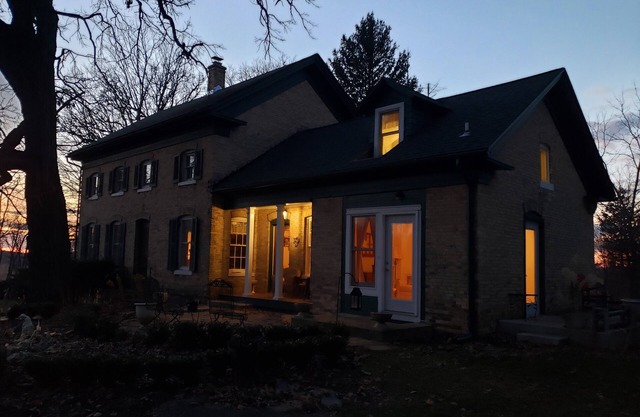 Historic Farmette - The Chicken Coop Inn