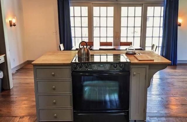 Historic Farmhouse with Gardens