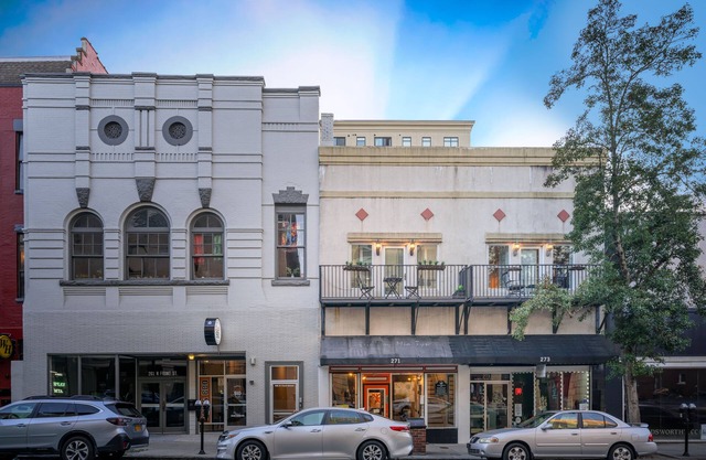 Historic Front St Loft w/Sauna! Best location in Heart of Downtown Wilmington