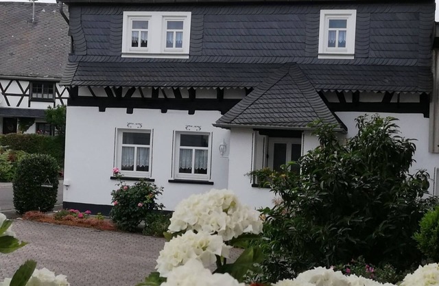 Historic holiday home Sosberg near hanging rope bridge