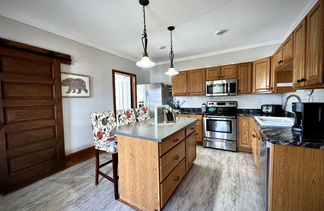 Historic Home Near Wi Dells, Lake Wi & Party Space Avail!