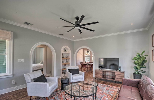 Historic Home w/Yard Near St Mary's Strip!